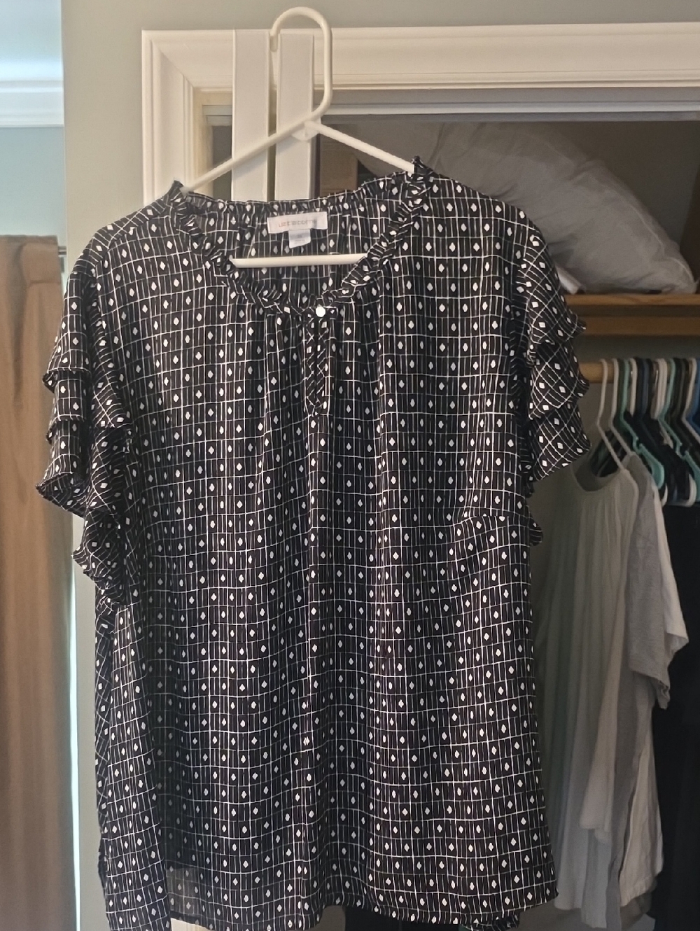 Liz Claiborne Black and White Geometric Tie-Neck Blouse